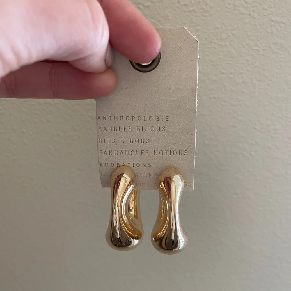 NWT Anthropologie Chunky Gold Hoops - Picture 2 of 5